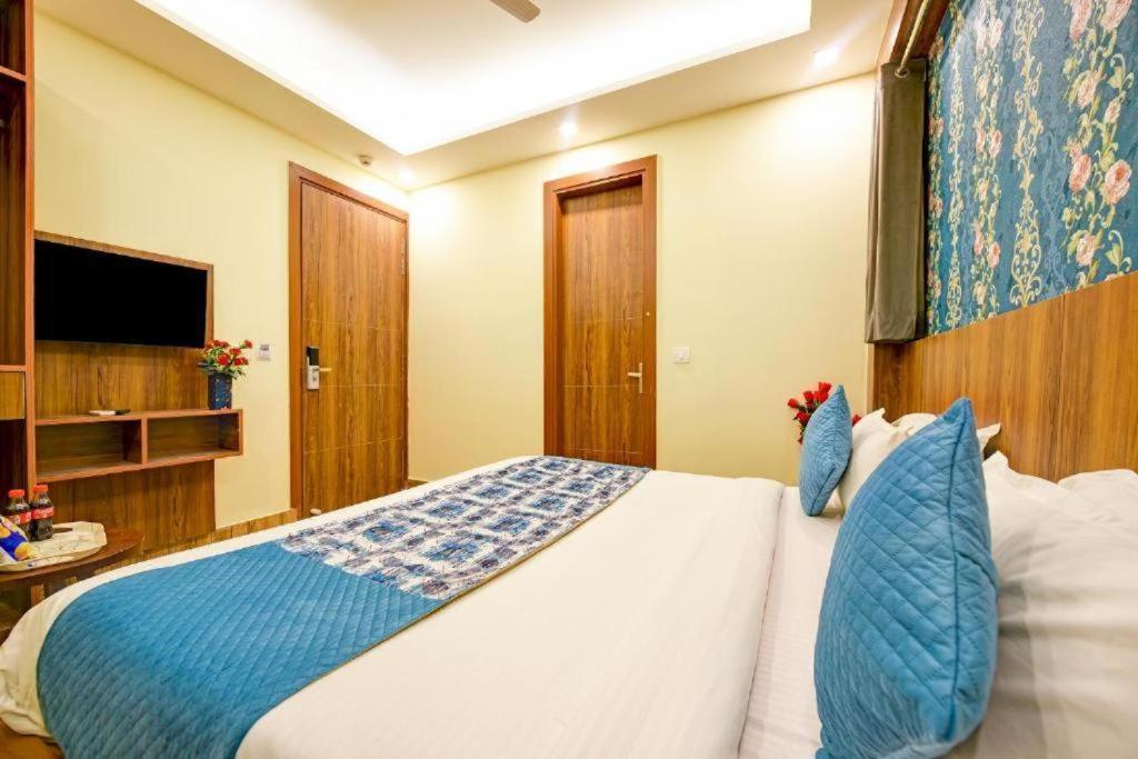 Hotel Rosewood Near Delhi Airport Ню Делхи Екстериор снимка